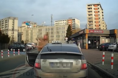 Rzut butelką czyli reakcja na rekord trąbienia klaksonem