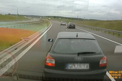 Pokłócili się podczas jazdy i zablokowali lewy pas na S7