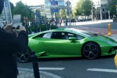 Rozbił Lamborghini Huracan Evo w centrum Warszawy