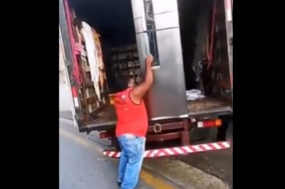 Mistrz w dostarczaniu sprzętu ze sklepu do domu