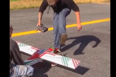 Ziomek rozwalił system próbą odpalenia samolotu