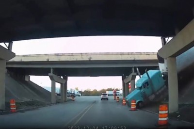 Kierowca TIRa który nie trafił w wiadukt i widowiskowo zakończył jazdę