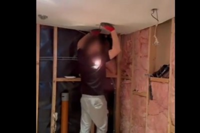 Ziomek sam wziął się za remont łazienki. Mocno mu nie poszło