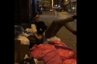 Typ chciał się popisać skacząc w śmieci. Szybko pożałował