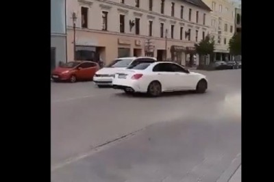 Żenujący popis jazdy Mercedesem, zakończony bardzo szybko