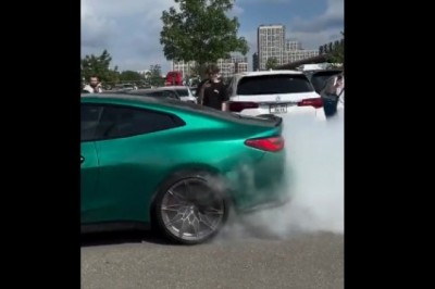 Bardzo szybki koniec popisów kierowców dwóch BMW