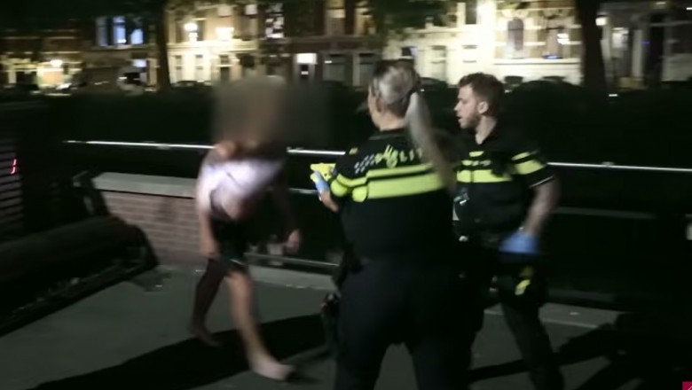 Dwóch Polaków zaatakowało policjantów. Nagranie z awantury w Hadze
