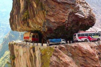 Przejazd tymi drogami zapiera dech w piersiach! Nr 5 po prostu przeraża i fascynuje!