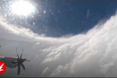 Cisza, spokój i niesamowity widok. Łowcy huraganów nagrali jak wlecieli do wnętrza huraganu Melissa