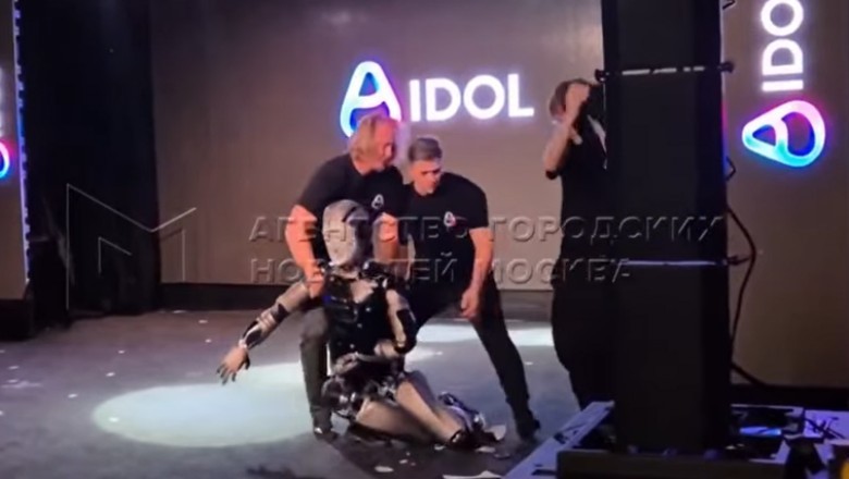 „Przyszedł pijany na własną premierę” - internauci kpią z prezentacji rosyjskiego robota