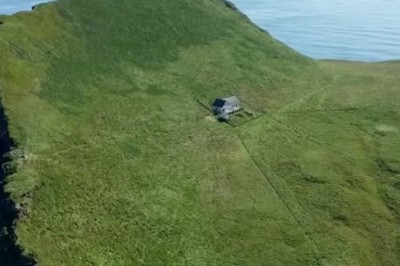 Najbardziej samotny dom świata? Prawdziwa historia tajemniczej chaty na wyspie Elliðaey