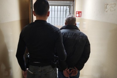 Zgubił policyjny pościg w Zgierzu. Wpadł, bo próbował zatrzymać „tajniaków” na stopa