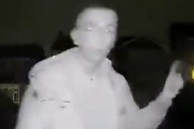 Dobry ziomek sąsiad zostawia nietypową wiadomość na kamerze dzwonka