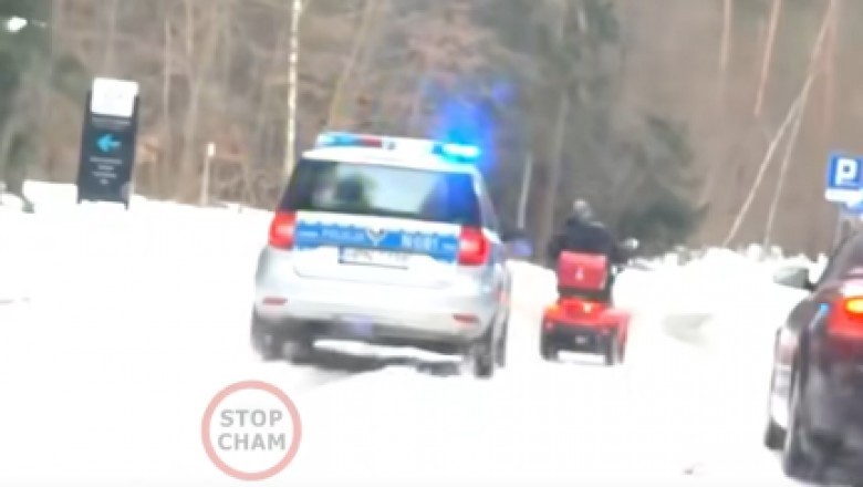 Policyjny pościg za elektrycznym wózkiem inwalidzkim. Nagranie zdarzenia