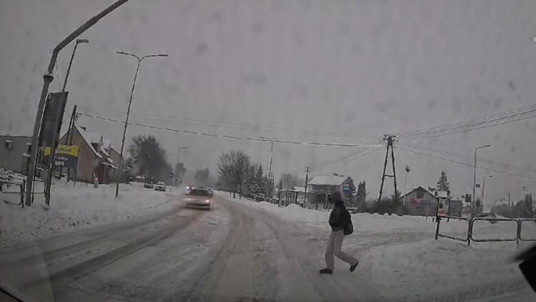 Potrącenie nastolatki na przejściu dla pieszych. Policja publikuje nagranie ku przestrodze