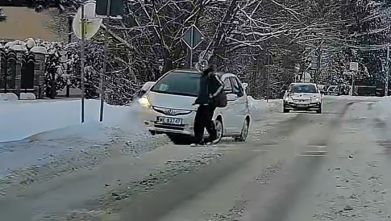 W sieci zawrzało po opublikowaniu tego nagrania. Kierowca kontra pieszy na pasach