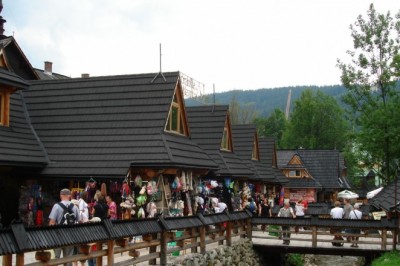 Krupówki bez „chińszczyzny”? Handlarzom nie spodobał się ten pomysł, chcą iść do sądu z burmistrzem