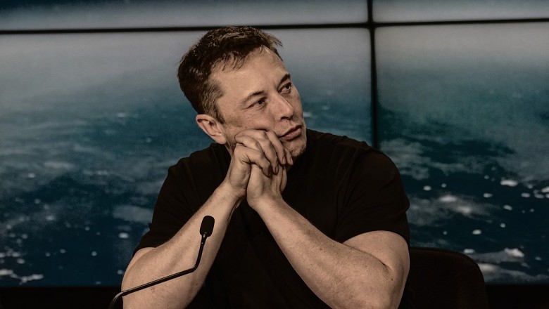 „Nie martwcie się odkładaniem pieniędzy na emeryturę”. Musk obiecuje dobrobyt