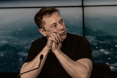 „Nie martwcie się odkładaniem pieniędzy na emeryturę”. Musk obiecuje dobrobyt