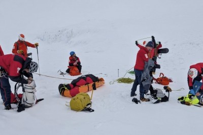Snowboardzista chciał zjechać z Rysów. TOPR ruszył na pomoc, ale śmigłowiec nie mógł wystartować