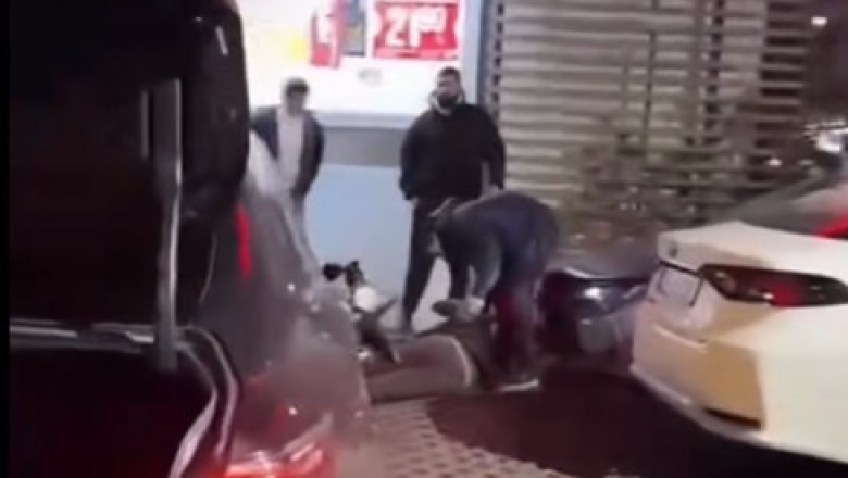 Bójka kierowców z Tadżykistanu za stacją paliw w Warszawie. W sieci pojawiło się nagranie