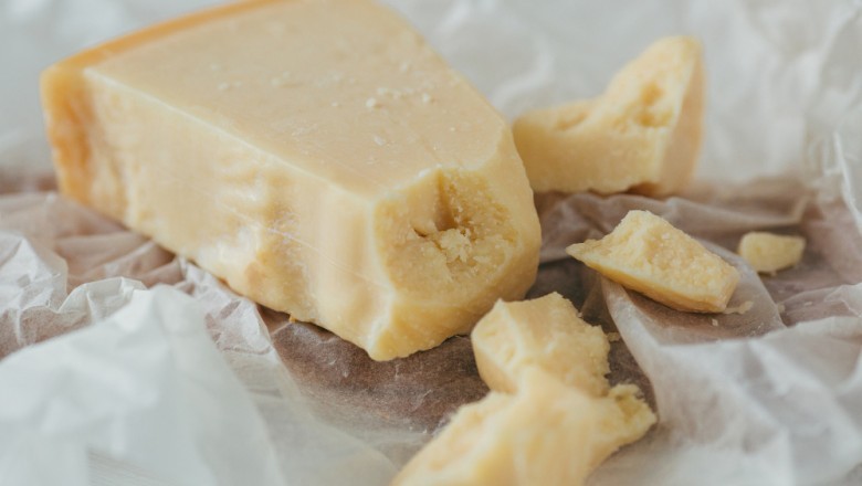 Seryjny degustator serów zatrzymany w Padwie. Odgryzał „najlepsze kawałki” i odkładał resztę na półkę