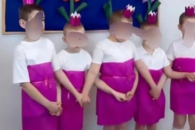 Burza po nagraniu z przedszkola integracyjnego w Łomży. Chłopcy wystąpili w sukienkach, a film trafił do sieci bez zakrycia twarzy