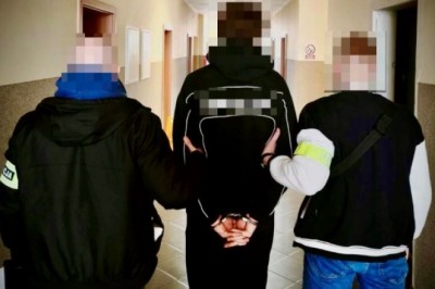 13-latka rozprowadzała narkotyki wśród rówieśników. Policja zatrzymała 18-letniego dostawcę