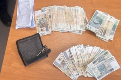 Ukradł plecak z ponad 40 tys. zł i wrócił do sklepu jak gdyby nigdy nic. Zmienił kurtkę, ale czujny pracownik go rozpoznał